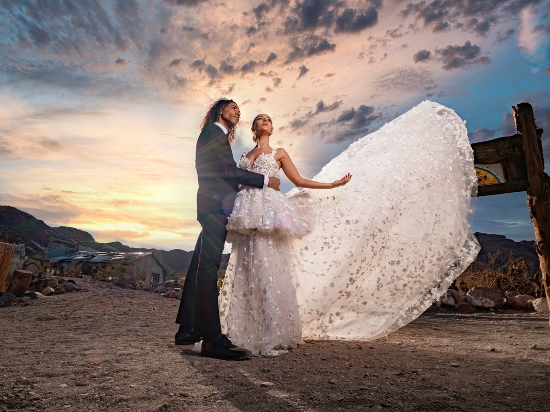 photo de mariés dans le désert du Nevada près de las vegas